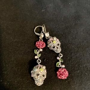 New Betsey Johnson crystal skull and rose earrings